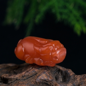 樱桃红南红貔貅吊坠