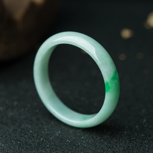 56mm糯种飘翠翡翠手镯