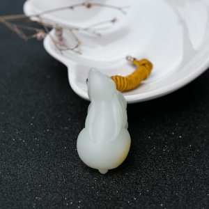 山料和田白玉兔子吊坠