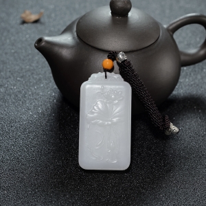 山料和田白玉连年有余吊坠