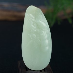 籽料和田青白玉喜上枝头吊坠