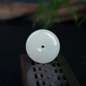 山料和田白玉平安扣吊坠