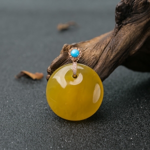 18K鸡油黄蜜蜡平安扣吊坠