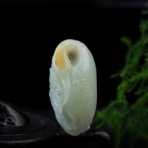 籽料俏色和田玉一路如意吊坠