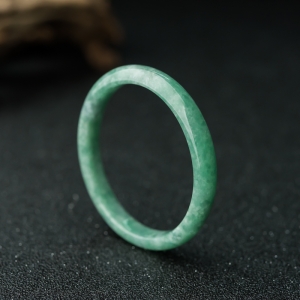 52.3mm豆种豆绿翡翠手镯