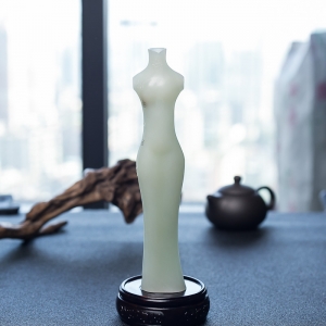 山料和田白玉旗袍摆件