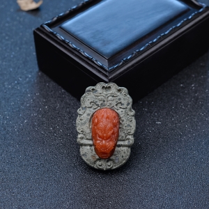 镶柿子红南红龙头吊坠