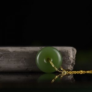 18K金镶山料和田碧玉平安扣项链