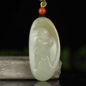 山料和田白玉福在眼前吊坠