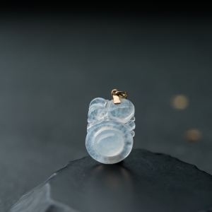 18K糯冰种翡翠福在眼前吊坠
