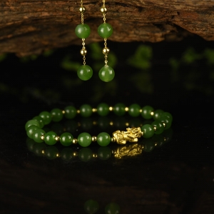 18k金镶和田碧玉幸运招财套装