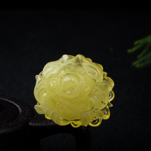 浅黄金绞蜜花开富贵吊坠