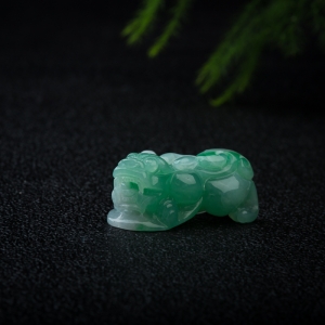 糯种飘翠翡翠貔貅吊坠