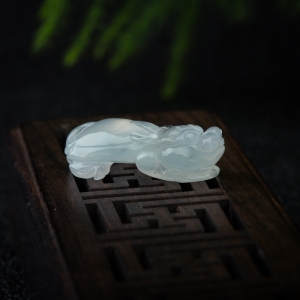 糯冰种翡翠貔貅吊坠