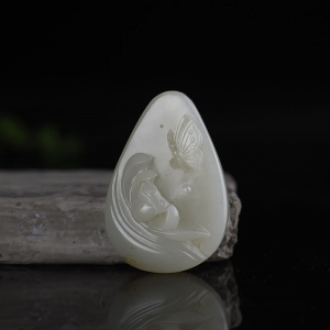 籽料和田白玉蝶恋花吊坠