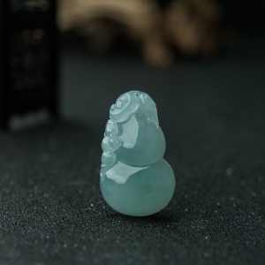 糯冰种淡晴水翡翠福禄双全吊坠
