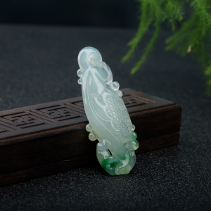 糯冰种飘翠翡翠多子多福吊坠