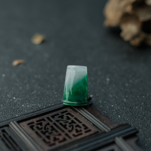 糯冰种飘翠翡翠节节高升吊坠