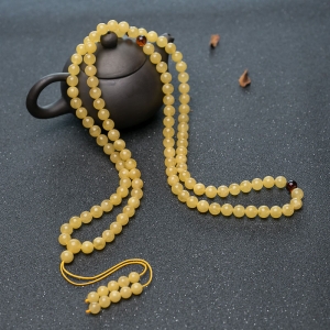 8mm鸡油黄蜜蜡108佛珠