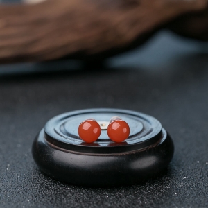 18K樱桃红南红耳钉