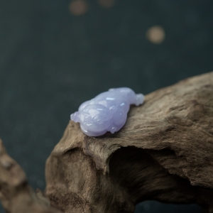糯种紫罗兰翡翠招财进宝吊坠