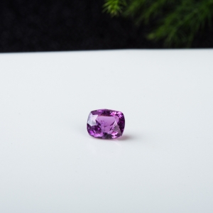 紫色蓝宝石戒面
