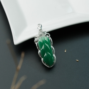 18K糯种翠绿翡翠大业有成吊坠