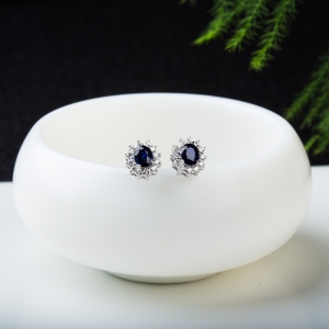 皇家蓝蓝宝石戴妃款耳钉
