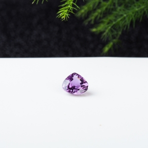 紫色蓝宝石随形戒面