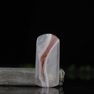 俏色南红问道吊坠