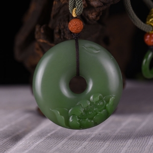 山料和田碧玉平安扣吊坠