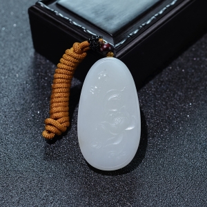 山料和田白云蝶恋花吊坠