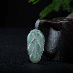 冰种飘花翡翠金枝玉叶吊坠