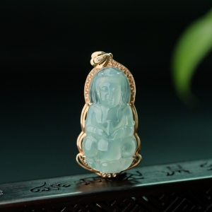 18K糯冰种飘花翡翠观音吊坠