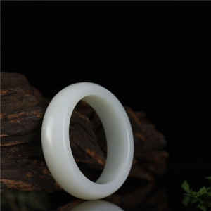 58.0mm籽料和田白玉手镯