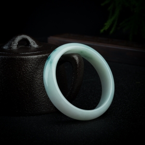 55.5mm糯种飘花翡翠手镯