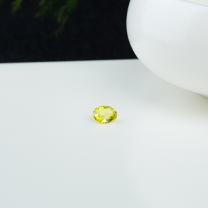 黄绿色蓝宝石刻面戒面