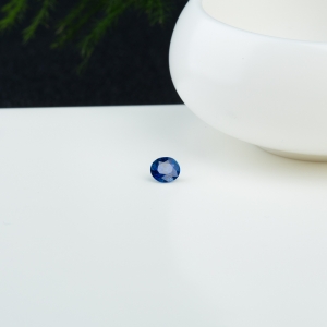 皇家蓝蓝宝石刻面戒面