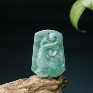 糯种浅绿翡翠年年有余吊坠