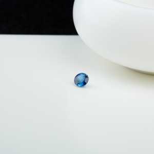 深蓝色蓝宝石刻面戒面