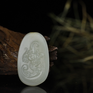 籽料和田青白玉貔貅吊坠