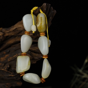 山料和田白玉随形单圈手串