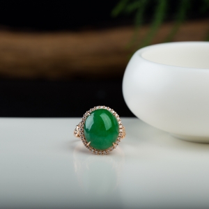 18k糯种翠绿翡翠蛋面戒指