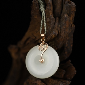 银镶山料和田白玉平安扣吊坠