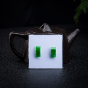 糯种翠绿翡翠长方形弧面戒面一对