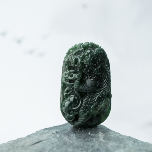 糯冰种深绿翡翠貔貅吊坠