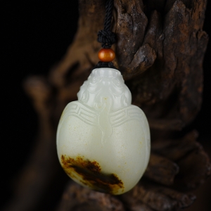 籽料和田白玉荣归吊坠