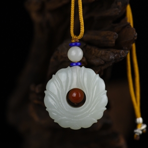 山料和田白玉莲花吊坠