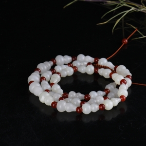 山料和田白玉桶珠项链