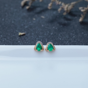 18K鲜绿祖母绿耳钉